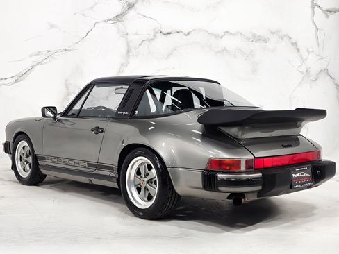 Used 1987 Porsche 911 Carrera RWD image 10
