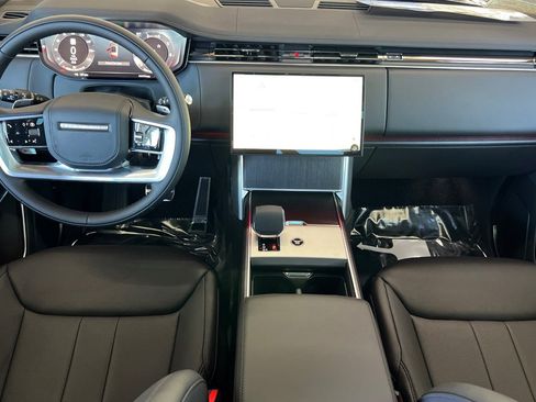 New 2026 Land Rover Range Rover Long Wheelbase SE AWD/4WD image 25