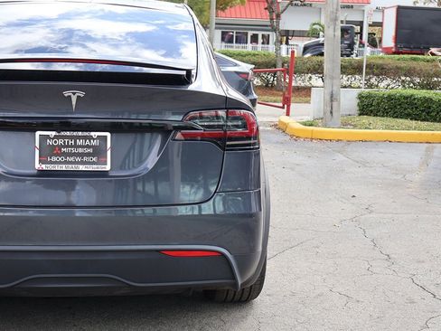 Used 2023 Tesla Model X image 15