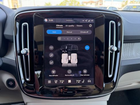 New 2026 Volvo XC40 B5 Plus w/ Climate Package image 23