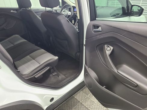 Used 2015 Ford Escape SE image 38