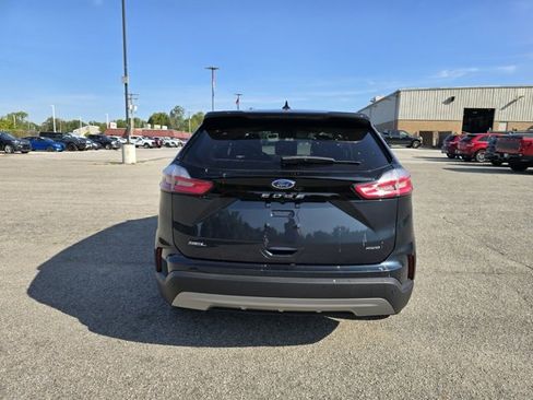 Used 2023 Ford Edge SEL w/ Convenience Package image 4