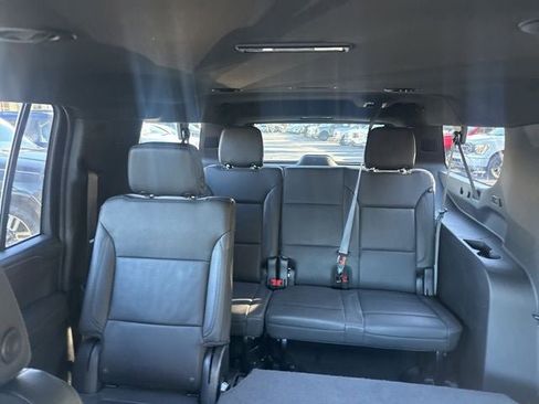 Used 2024 Chevrolet Suburban LT image 33
