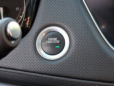 Used 2018 Cadillac XT5 Luxury image 25