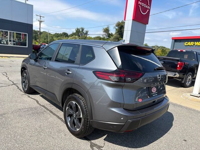 Used 2024 Nissan Rogue SV AWD/4WD image 7