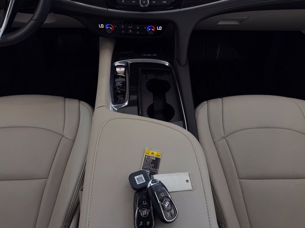 Used 2022 Buick Enclave Essence w/ Sport Touring Edition FWD image 22