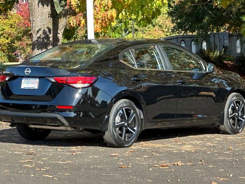 New 2025 Nissan Sentra SV image 2