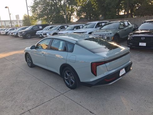 Used 2025 Kia K4 FWD image 8