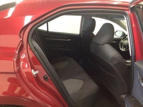 Used 2022 Toyota Camry LE AWD/4WD image 9