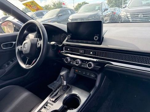 Used 2025 Honda Civic Sport image 13