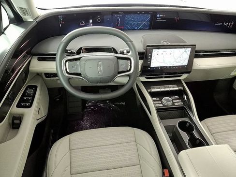 Used 2026 Lincoln Nautilus Reserve AWD/4WD image 10