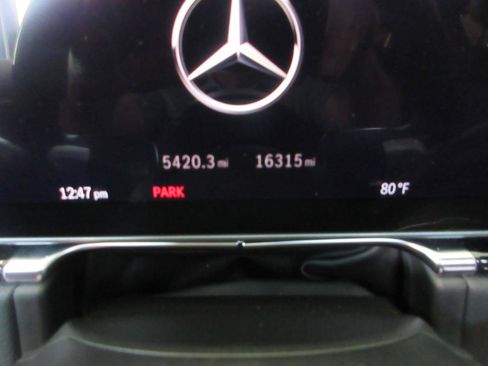 Used 2021 Mercedes-Benz S 580 4MATIC Sedan image 4