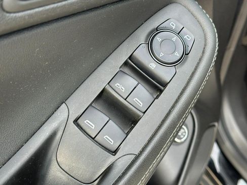 Used 2022 Buick Encore GX Select w/ Sport Touring Package image 16