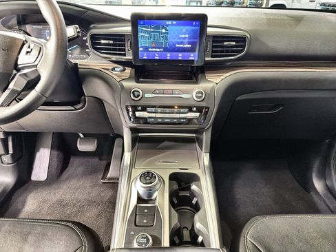 Used 2020 Ford Explorer Limited image 26