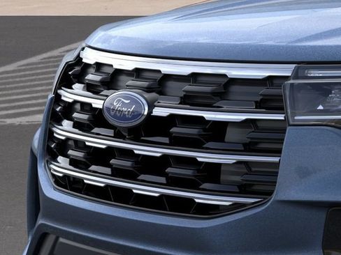 New 2026 Ford Explorer Active RWD image 17