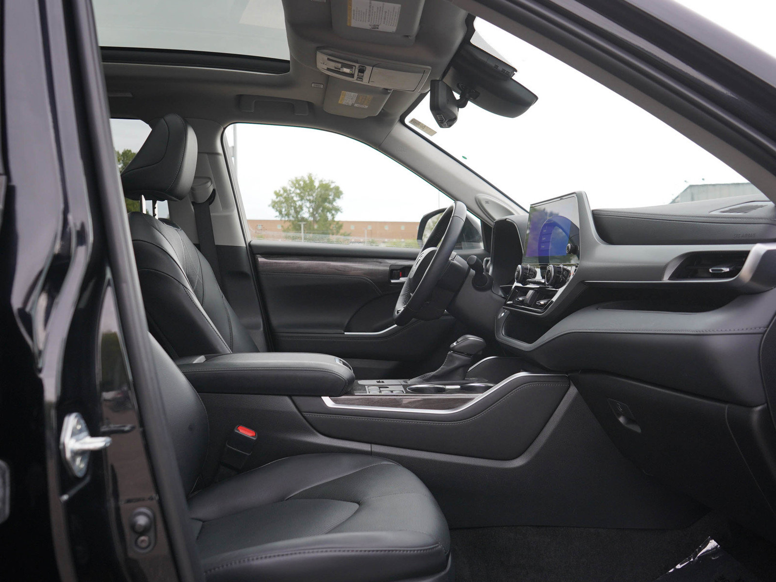 Used 2023 Toyota Highlander Platinum AWD/4WD image 11