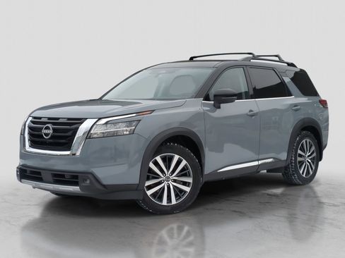 Used 2022 Nissan Pathfinder Platinum w/ Cargo Package image 1
