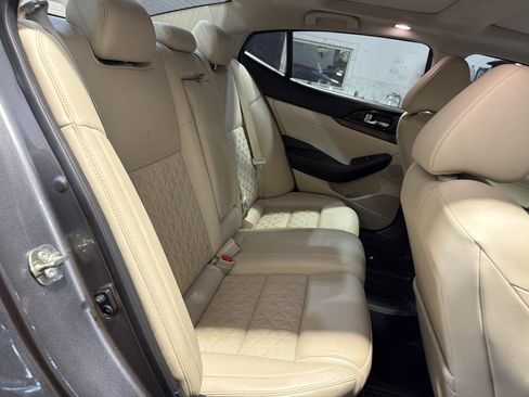Used 2017 Nissan Maxima Platinum image 24