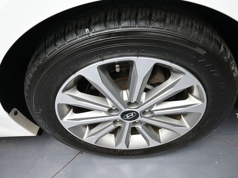 Used 2016 Hyundai Sonata Limited w/ Option Group 04 image 15