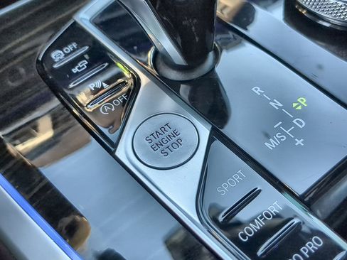 Used 2020 BMW X5 xDrive40i w/ M Sport Package image 17