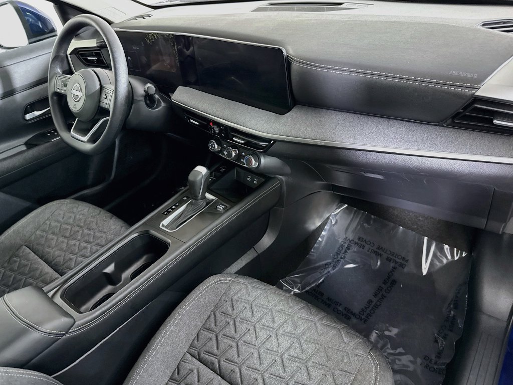 Certified 2025 Nissan Kicks SV AWD/4WD image 30