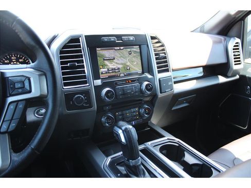 Used 2015 Ford F150 Platinum w/ Technology Package image 26