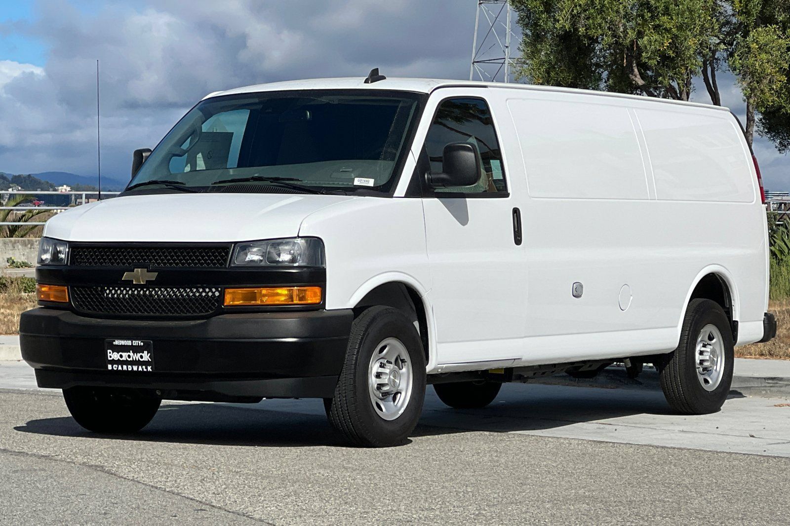 Used 2023 Chevrolet Express 3500 Extended w/ Driver Convenience Package RWD image 8