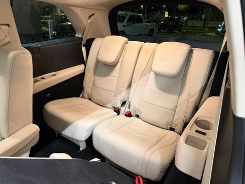 Used 2022 Mercedes-Benz GLS 450 4MATIC image 30