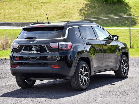 Certified 2025 Jeep Compass Limited AWD/4WD image 3