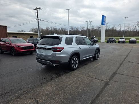 New 2026 Honda Pilot Touring image 3