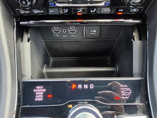 Used 2023 Jeep Grand Cherokee Overland AWD/4WD image 33