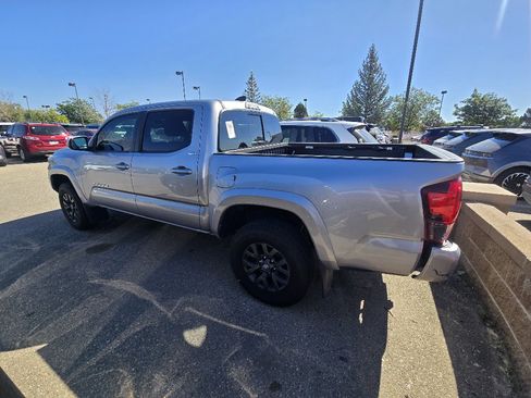 Used 2020 Toyota Tacoma SR5 AWD/4WD image 15