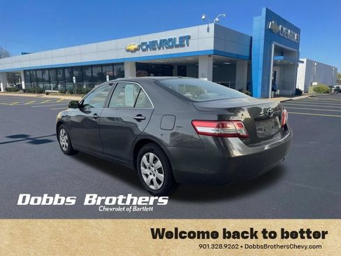 Used 2010 Toyota Camry LE FWD image 6
