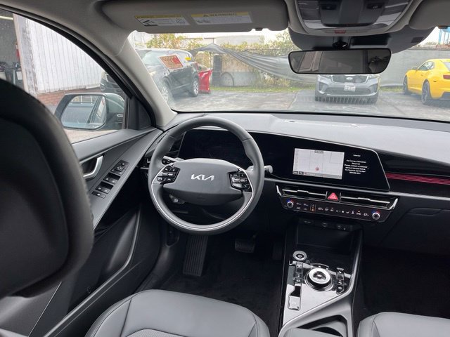 Certified 2025 Kia Niro Wind w/ Wind Preserve Package FWD image 39