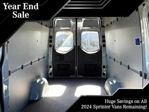 New 2024 Mercedes-Benz Sprinter 2500 image 17