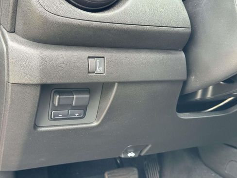 Used 2025 Chevrolet Colorado Trail Boss AWD/4WD image 10