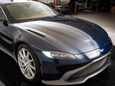 Used 2020 Aston Martin V8 Vantage Coupe image 17