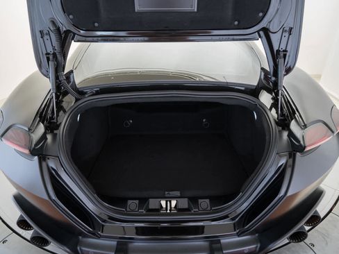 Certified 2022 Ferrari Roma image 27