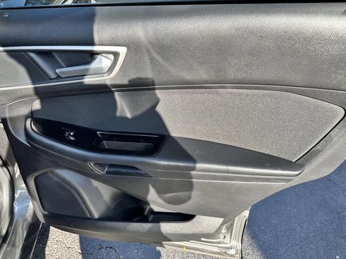 Used 2018 Ford Edge SEL image 26
