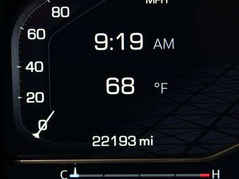 Used 2024 GMC Sierra 1500 AT4 w/ Technology Package image 12