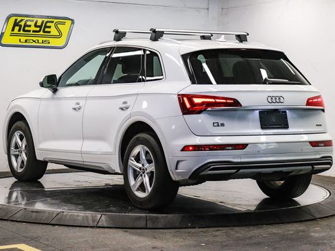 Used 2023 Audi Q5 2.0T Premium w/ Convenience Package AWD/4WD image 2