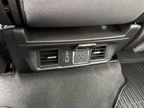 Used 2025 Chevrolet Silverado 2500 LT w/ Convenience Package image 24