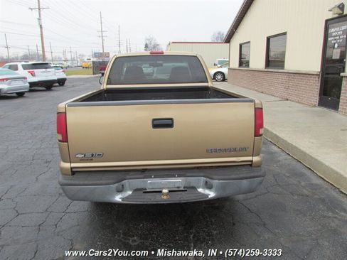 Used 2000 Chevrolet S10 Pickup LS w/ Preferred Equipment Group image 4