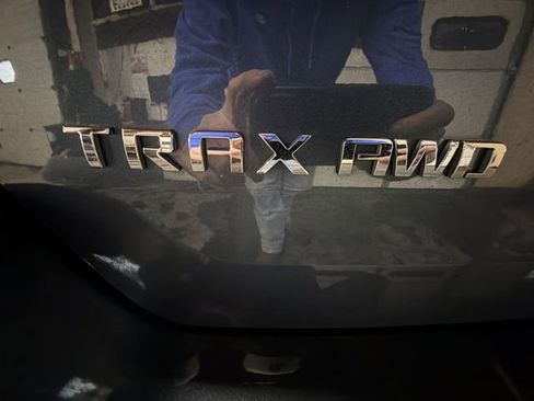 Used 2022 Chevrolet Trax LT w/ LT Convenience Package image 32