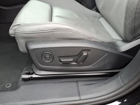 Used 2025 Audi Q3 2.0T Premium AWD/4WD image 14
