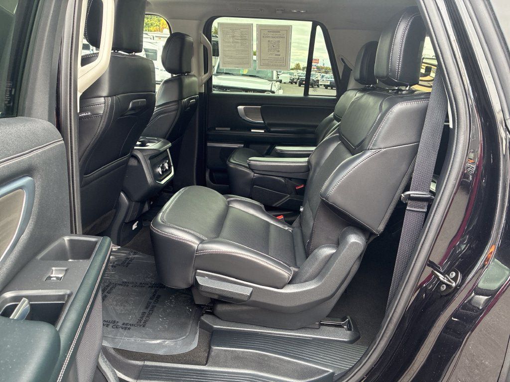 Used 2025 Ford Expedition Max Platinum AWD/4WD image 30