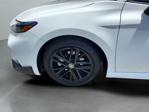 Used 2025 Toyota Camry SE w/ Convenience Package FWD image 27
