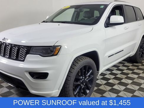 Used 2022 Jeep Grand Cherokee Laredo X image 3