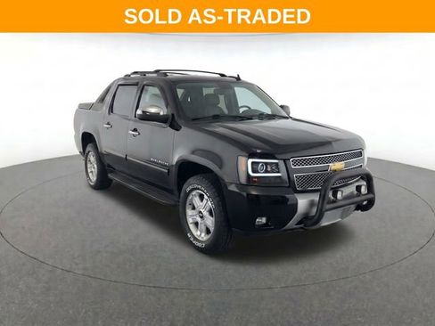 Used 2013 Chevrolet Avalanche LT AWD/4WD image 8