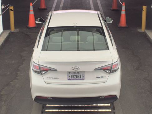 Used 2016 Hyundai Sonata SE FWD image 4
